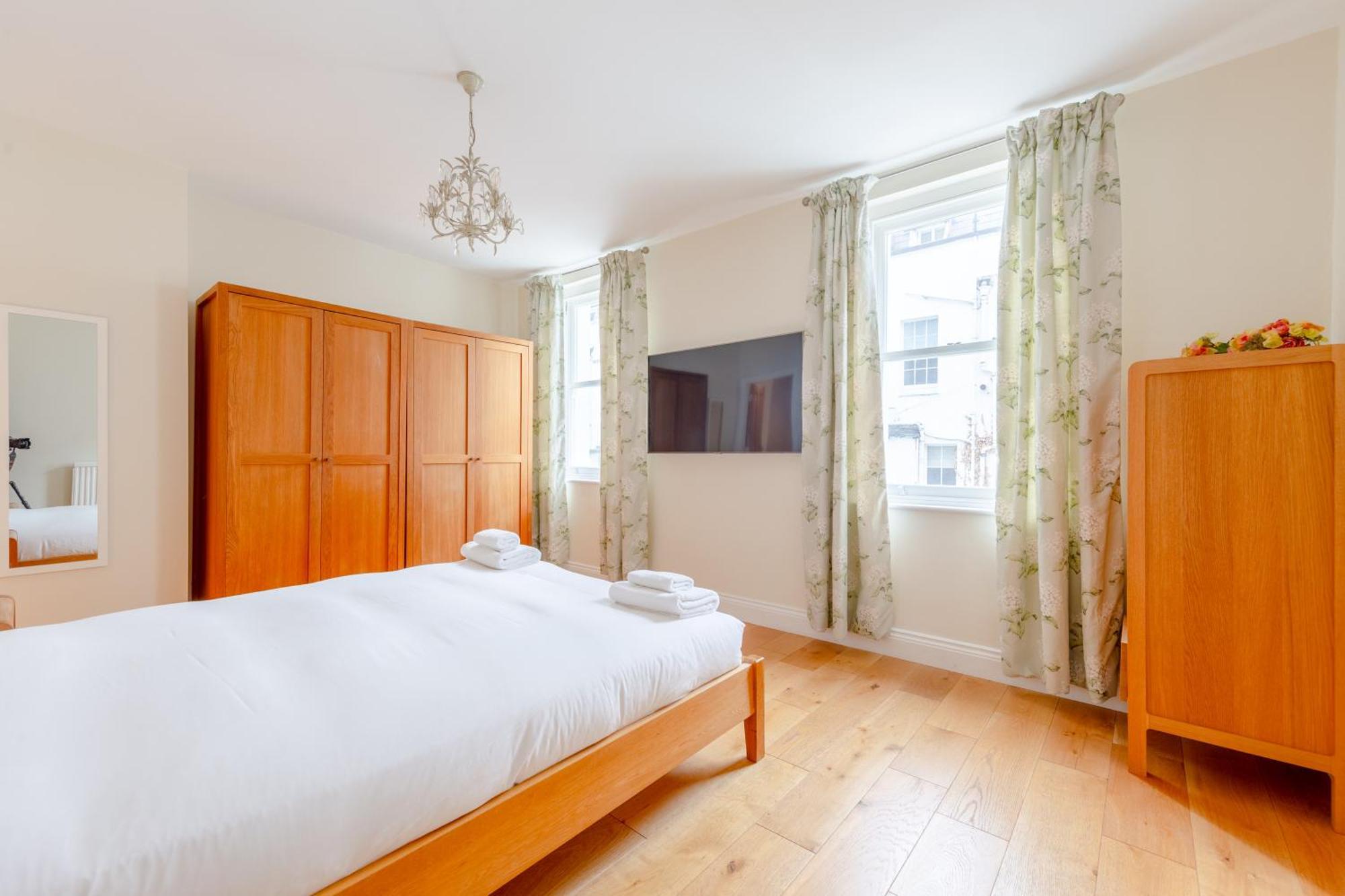 Spacious And 3 Bedroom House In Paddington London