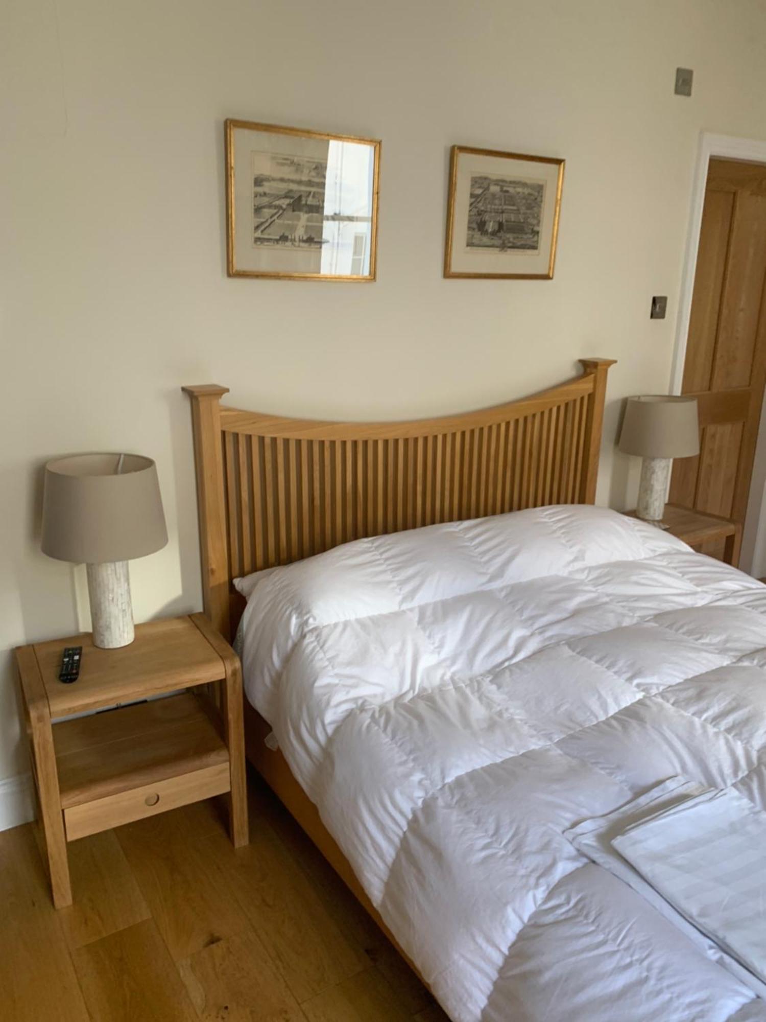 Spacious And 3 Bedroom House In Paddington Apartment