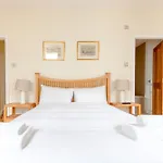 Spacious And Central 3 Bedroom House In Paddington