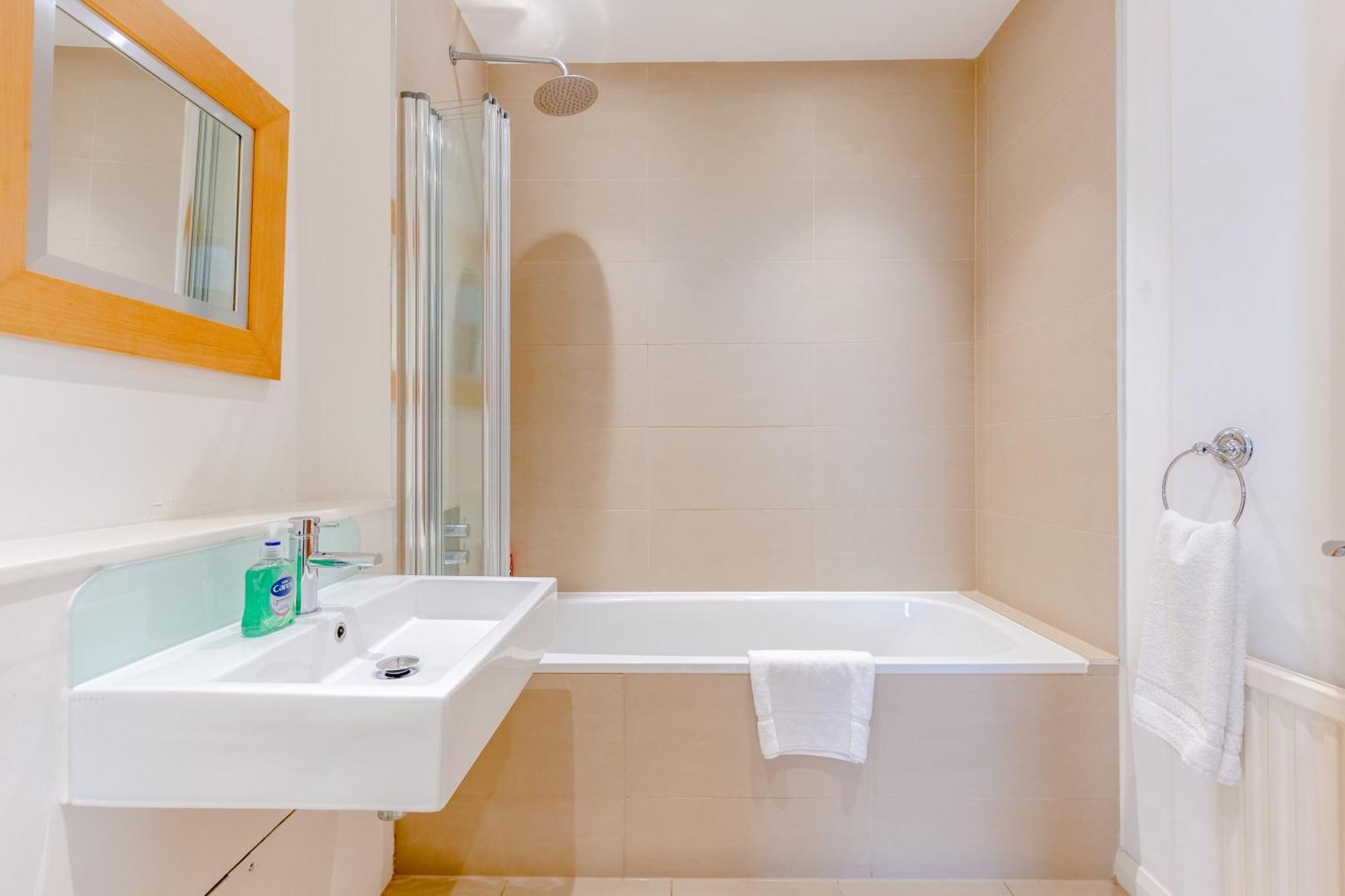 Appartamento Spacious And 3 Bedroom House In Paddington Londra