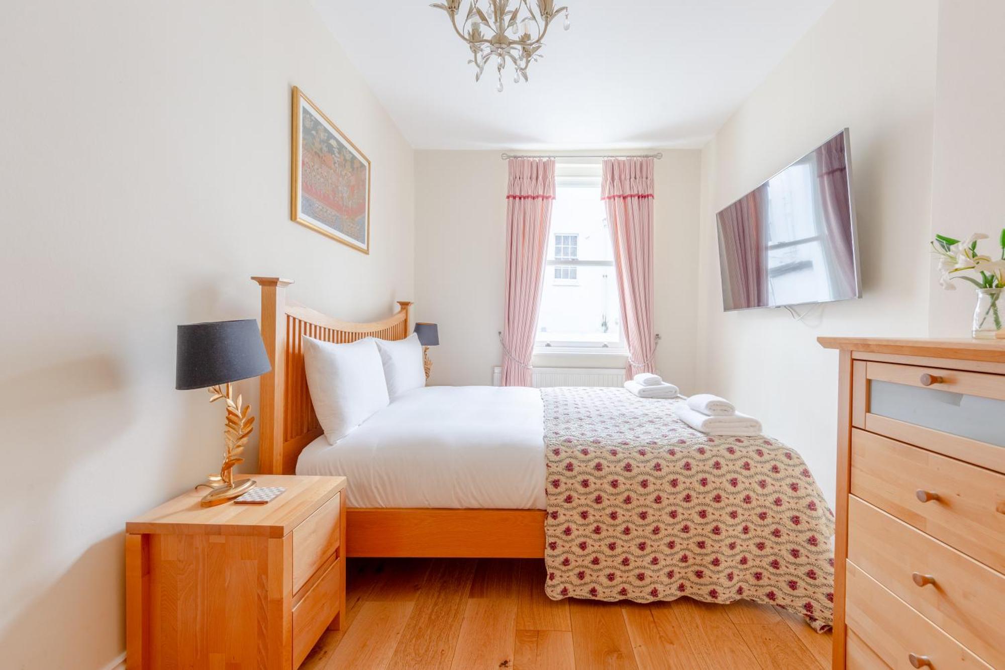 Spacious And 3 Bedroom House In Paddington Appartamento Londra