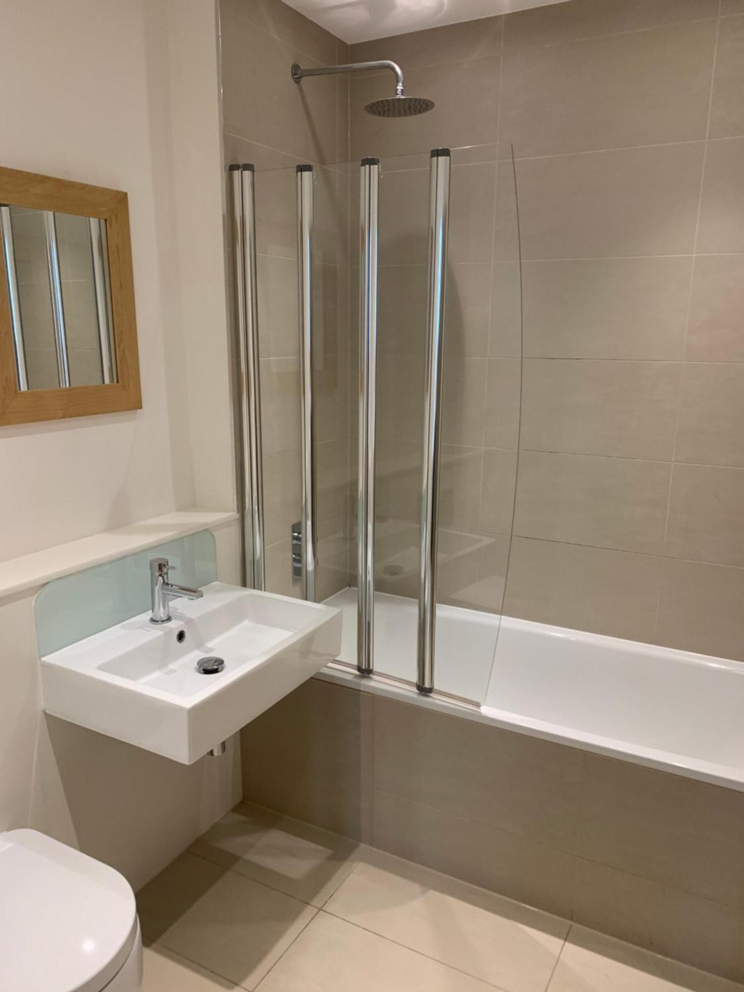 Spacious And 3 Bedroom House In Paddington Londra