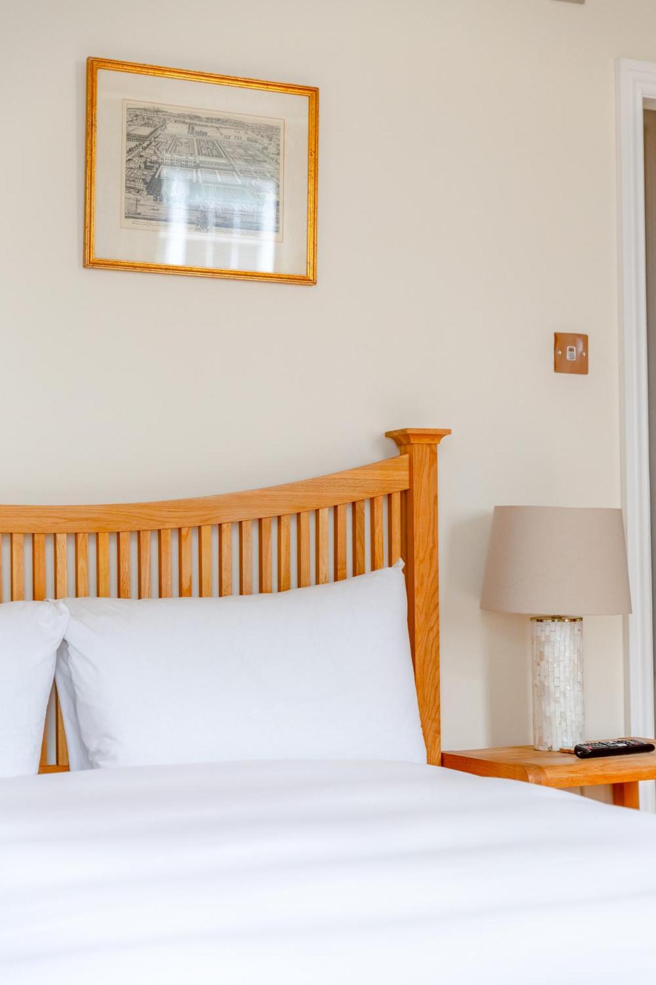 Spacious And 3 Bedroom House In Paddington *