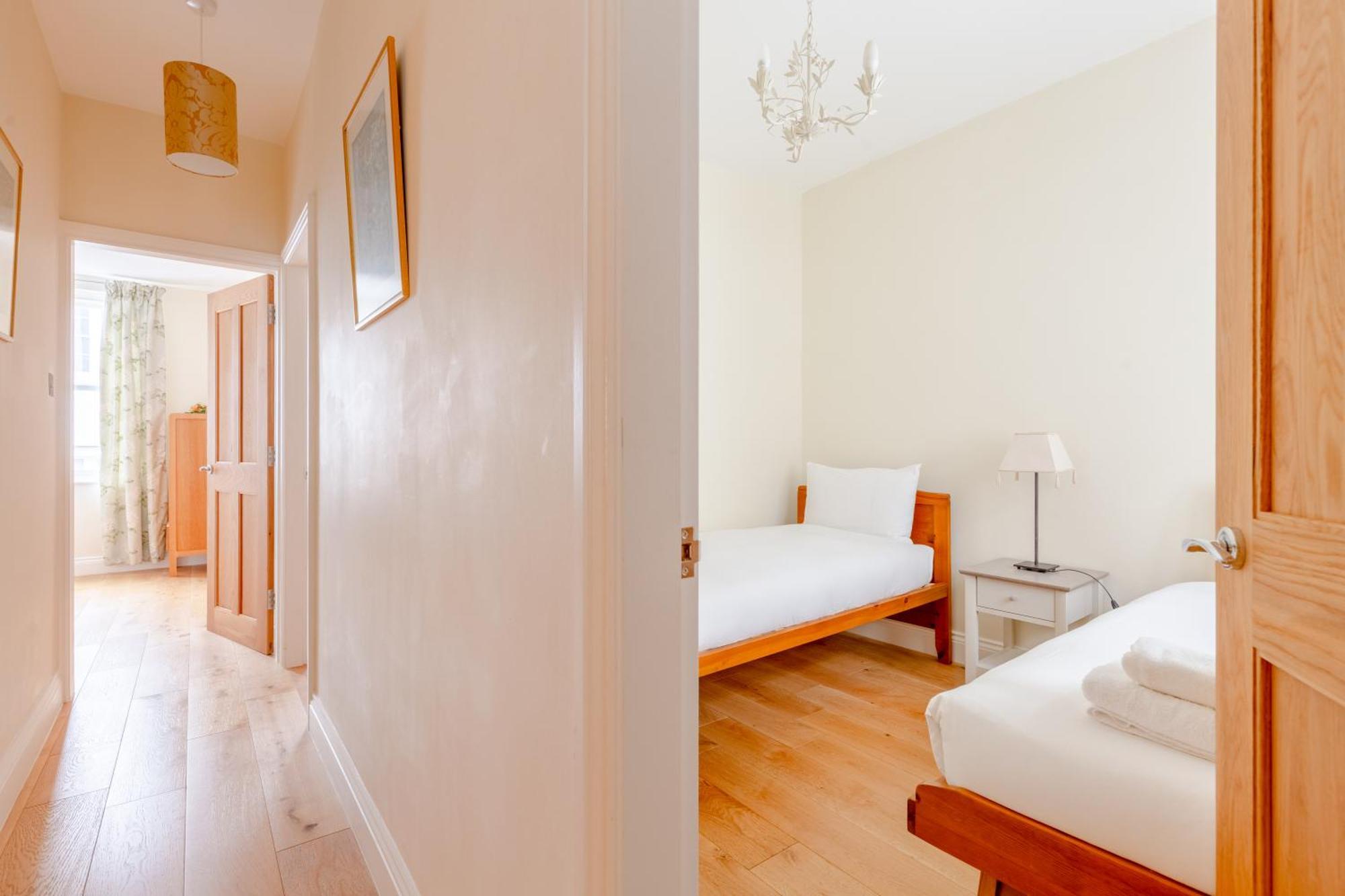 Spacious And 3 Bedroom House In Paddington Appartamento *